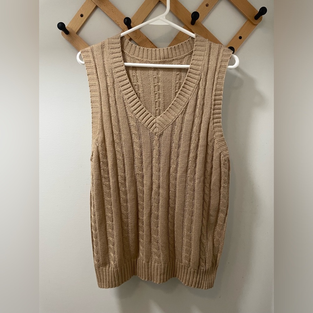🔴4/$15 BUNDLE ONLY🔴 Shein Brown Sweater Vest